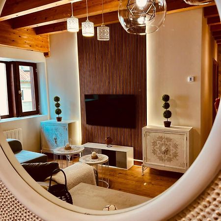 El Capricho De Claudia_ Apartamentos Burgos Catedral Экстерьер фото